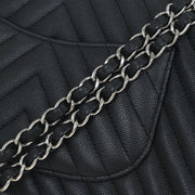 Chanel Black Calfskin Chevron Medium Classic Double Flap Shoulder Bag 115673