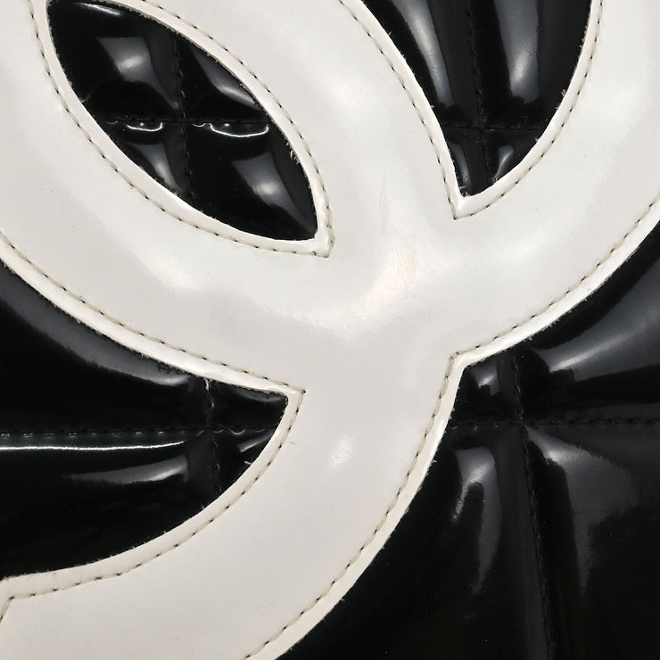 Chanel Black Patent Leather Round Vanity Handbag 196079